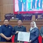 DPRD Musi Rawas Sahkan Raperda APBD 2023 Menjadi Perda